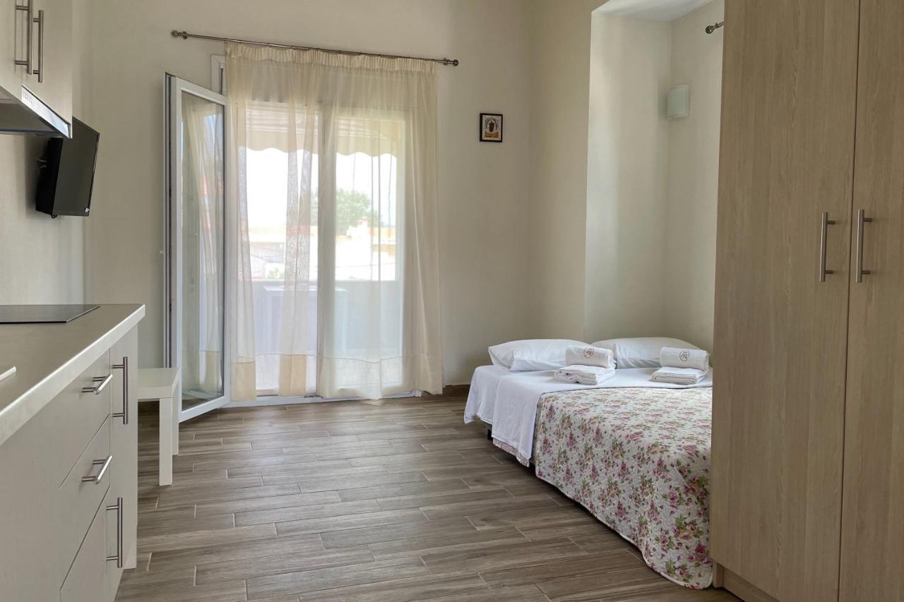 Royals Apartments Никити Экстерьер фото