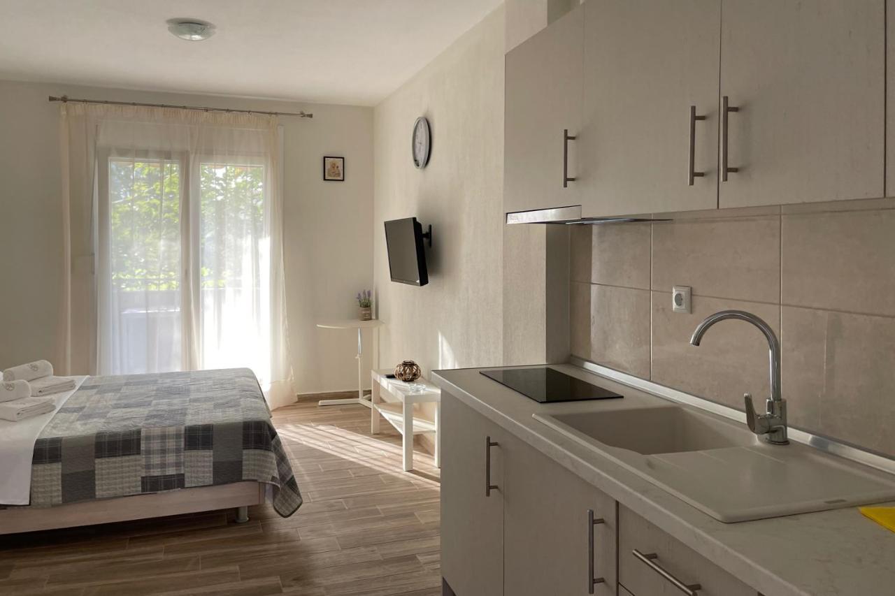 Royals Apartments Никити Экстерьер фото
