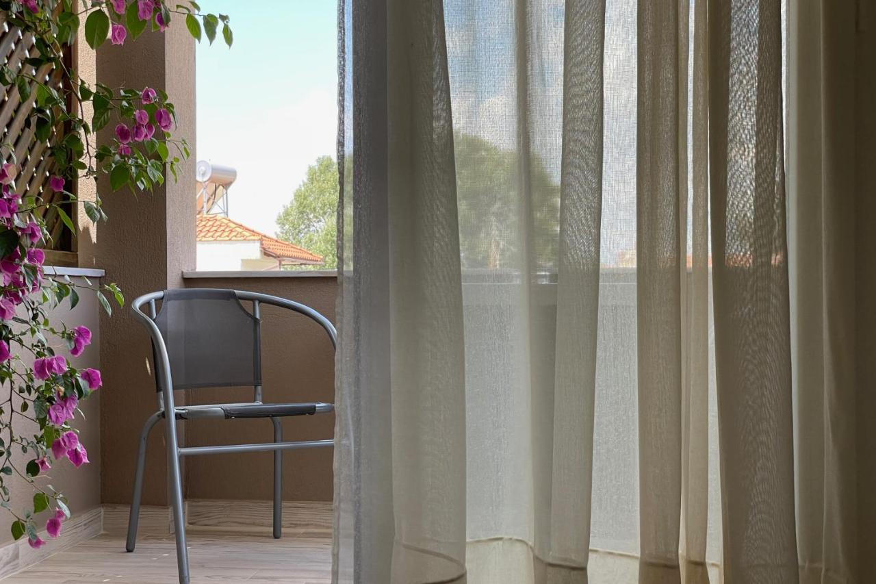Royals Apartments Никити Экстерьер фото