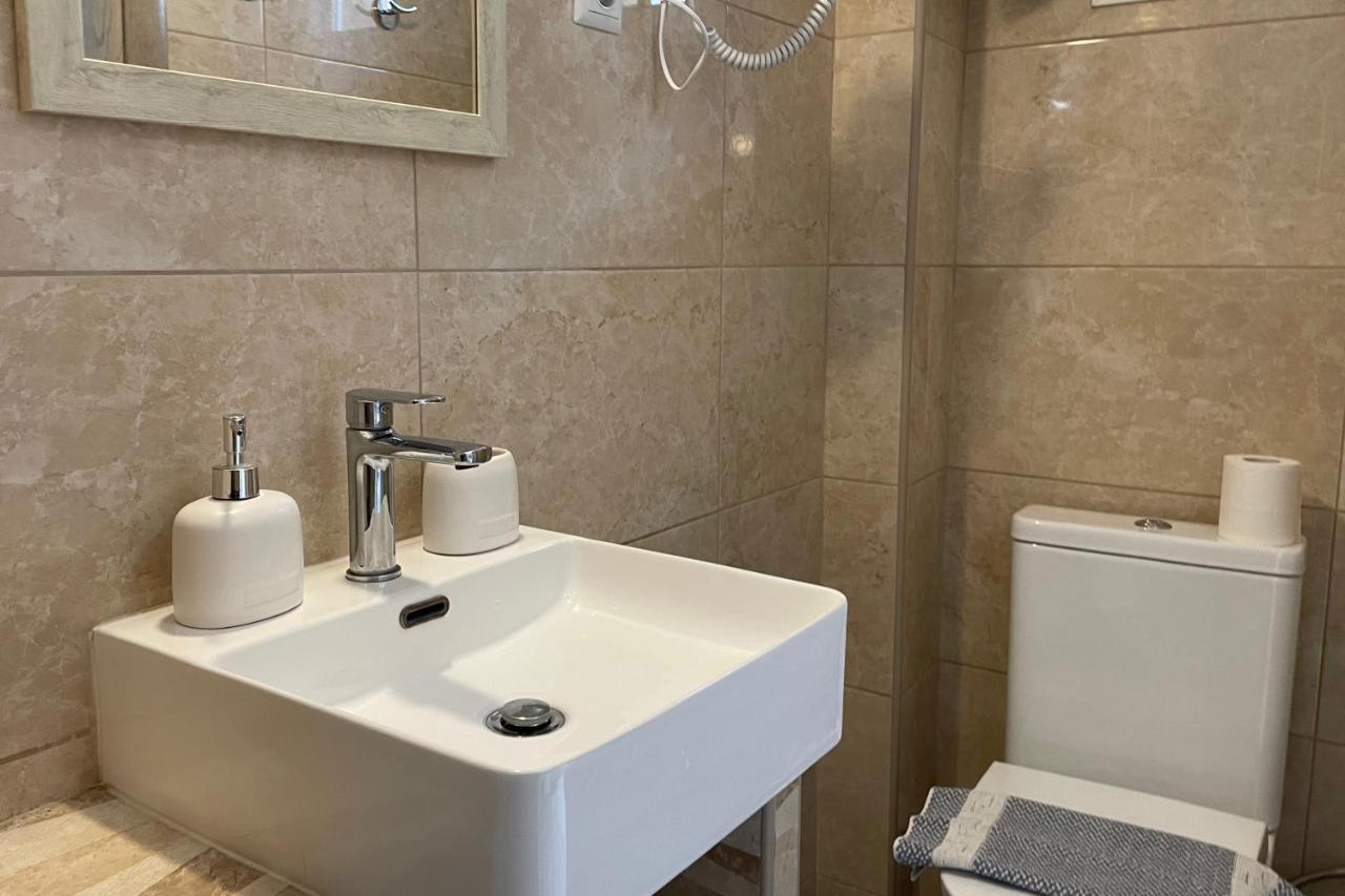 Royals Apartments Никити Экстерьер фото