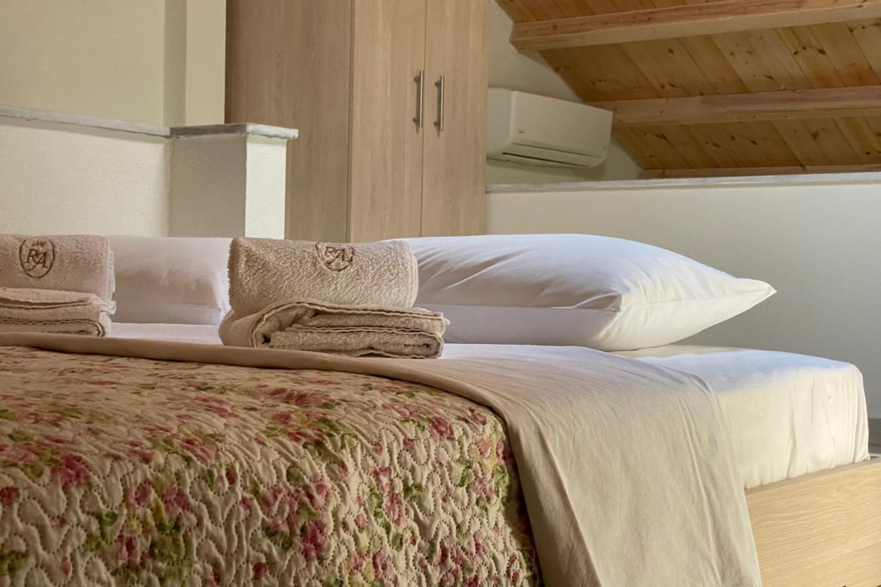 Royals Apartments Никити Экстерьер фото