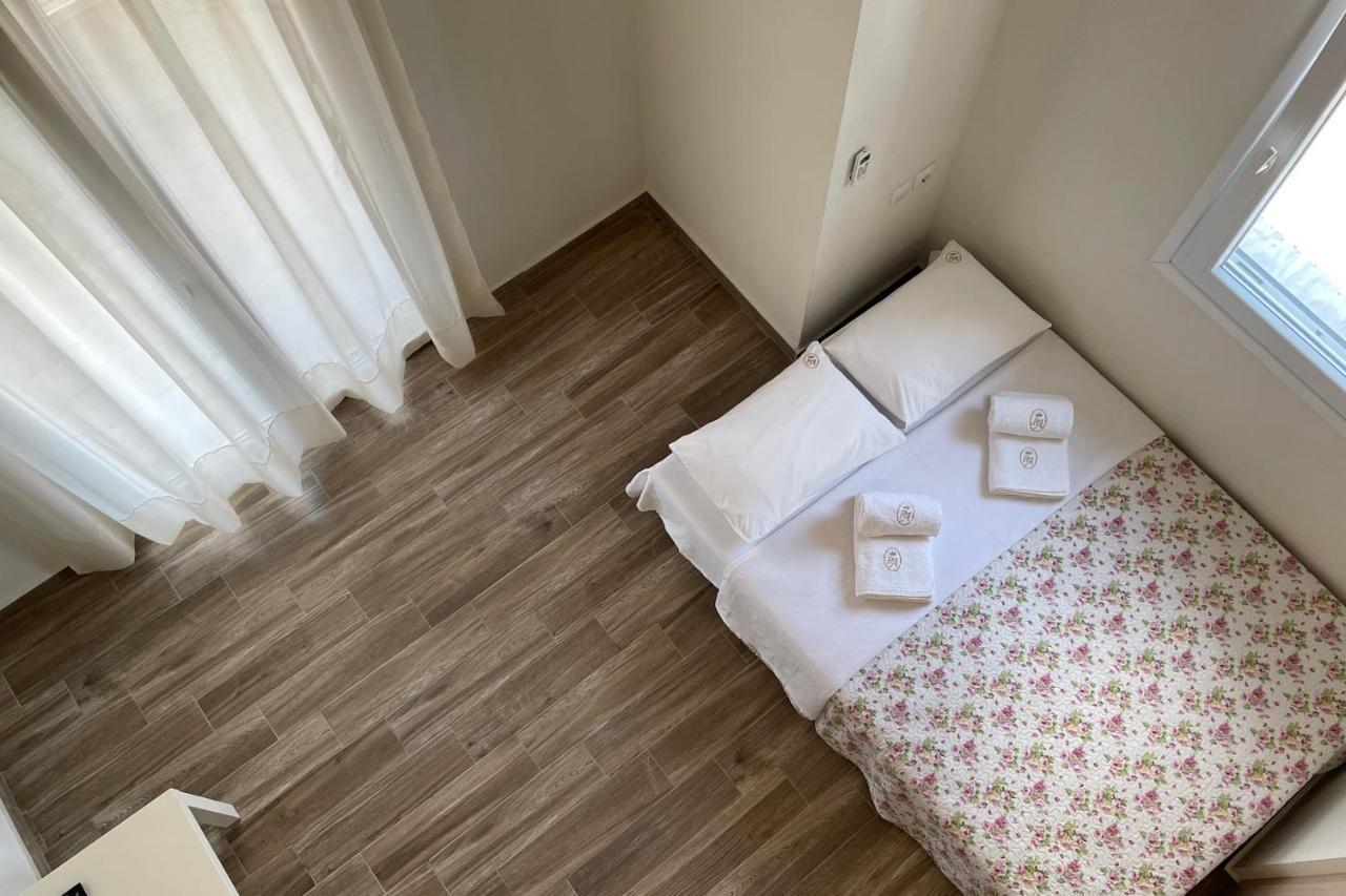 Royals Apartments Никити Экстерьер фото