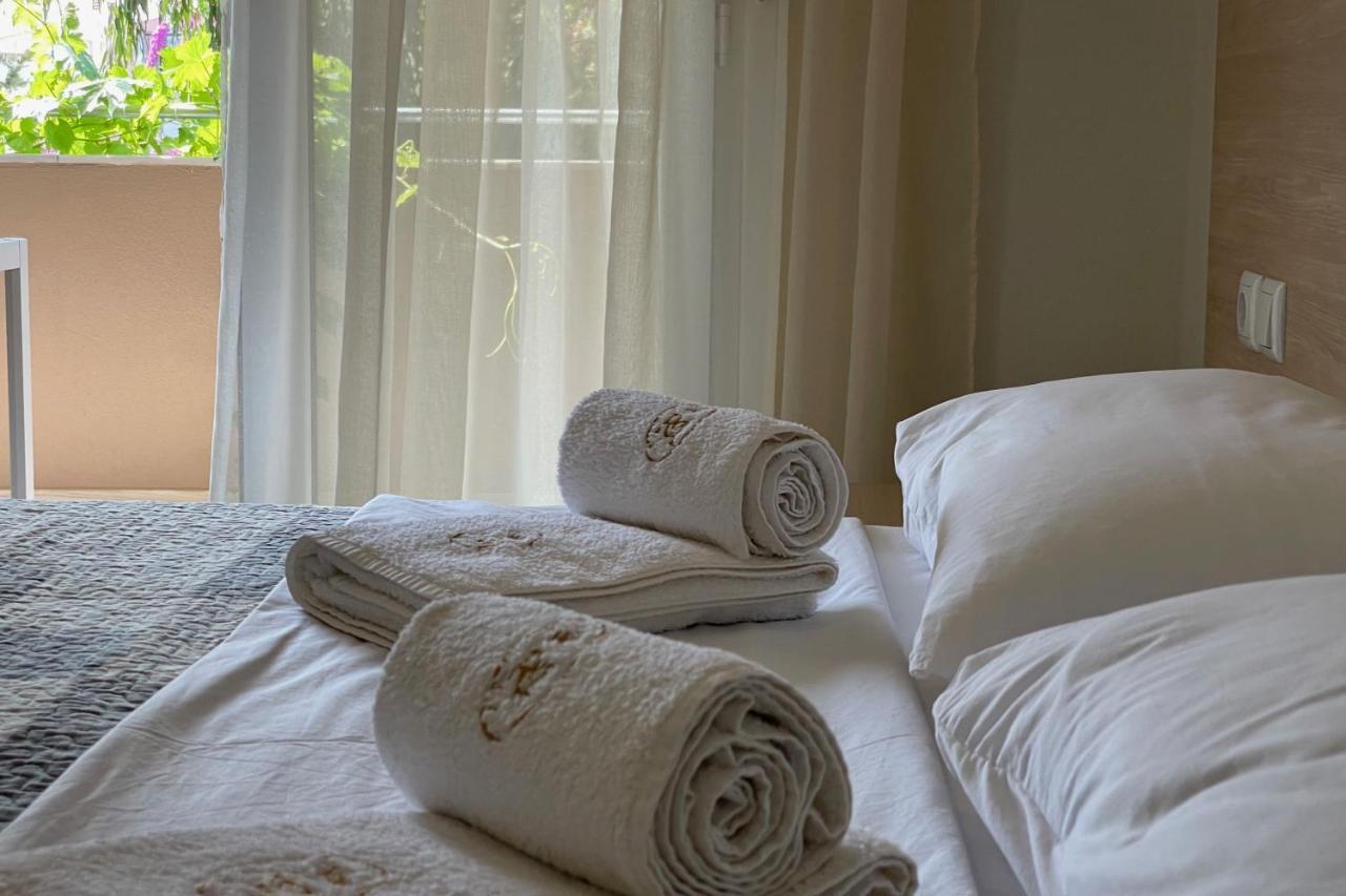 Royals Apartments Никити Экстерьер фото