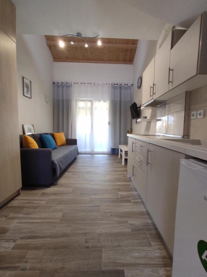 Royals Apartments Никити Экстерьер фото