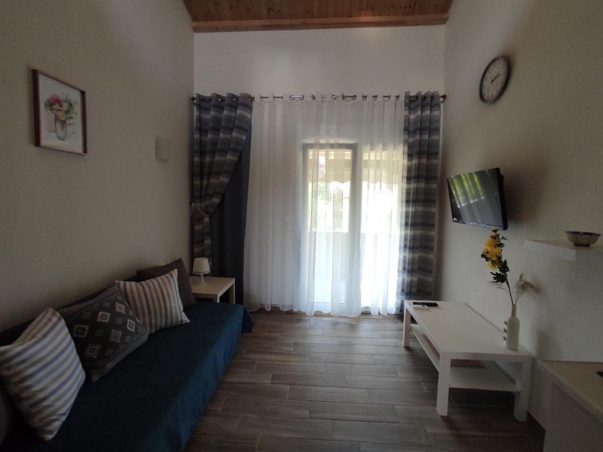 Royals Apartments Никити Экстерьер фото