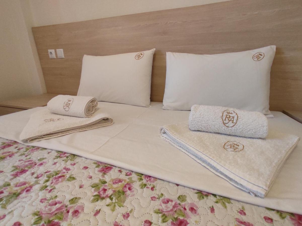 Royals Apartments Никити Экстерьер фото