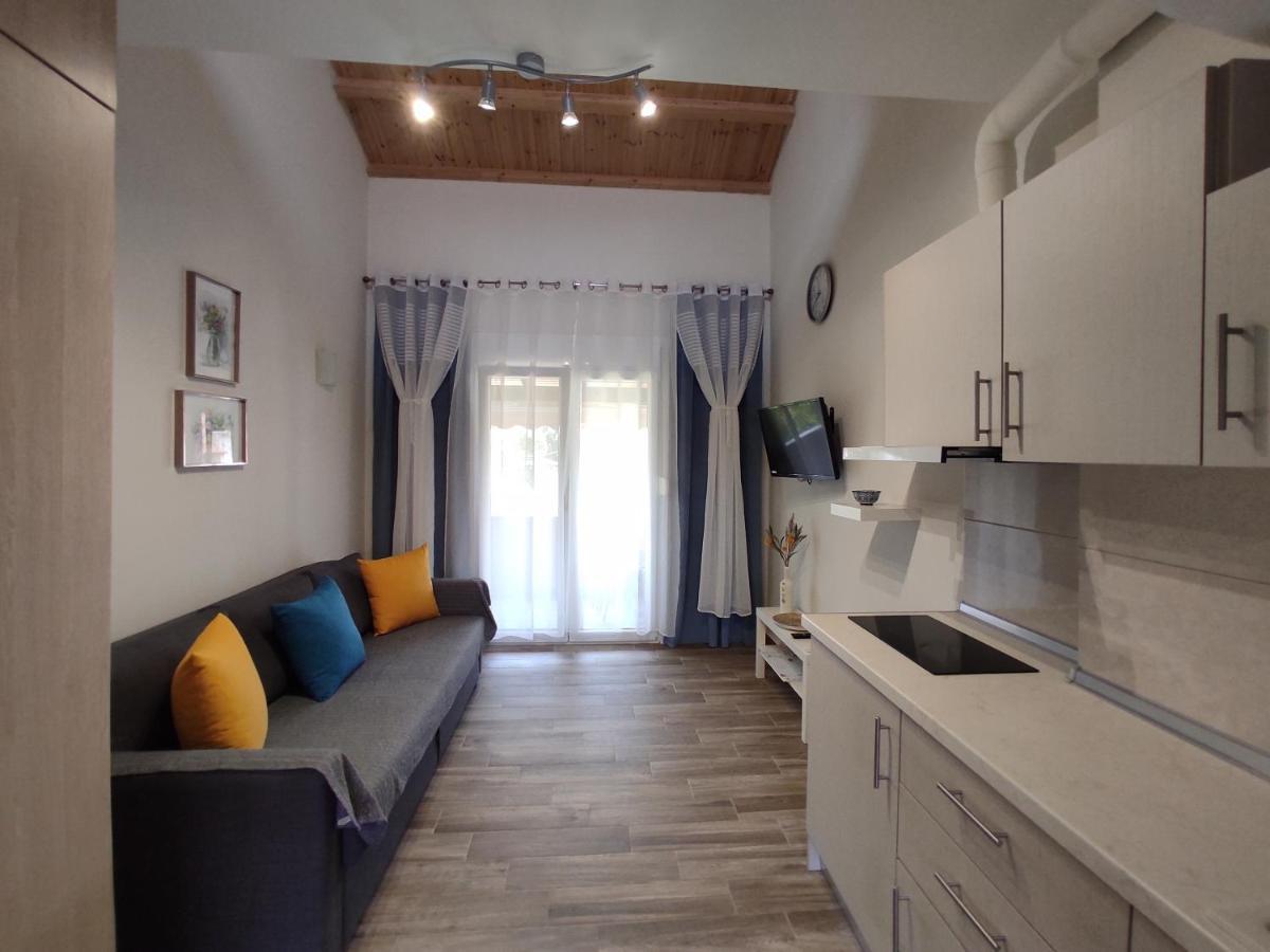 Royals Apartments Никити Экстерьер фото