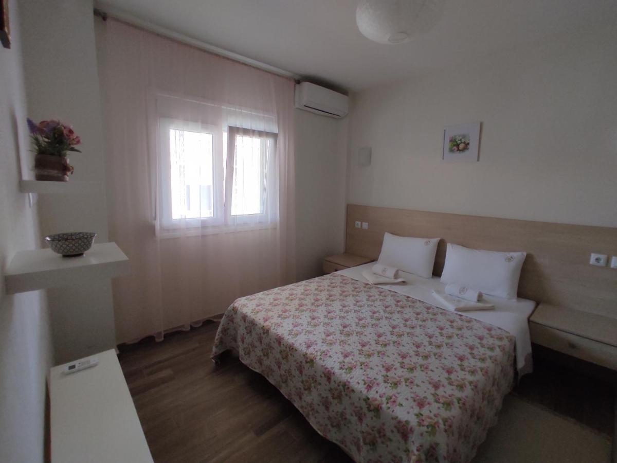 Royals Apartments Никити Экстерьер фото