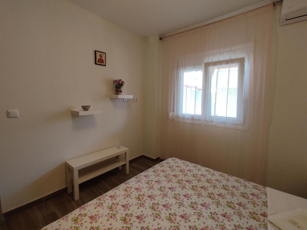 Royals Apartments Никити Экстерьер фото